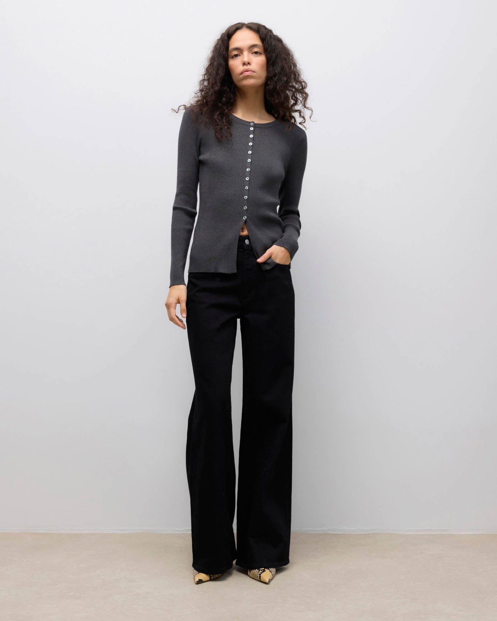 AWUKINO LONG-SLEEVE KNITTED CARDIGAN